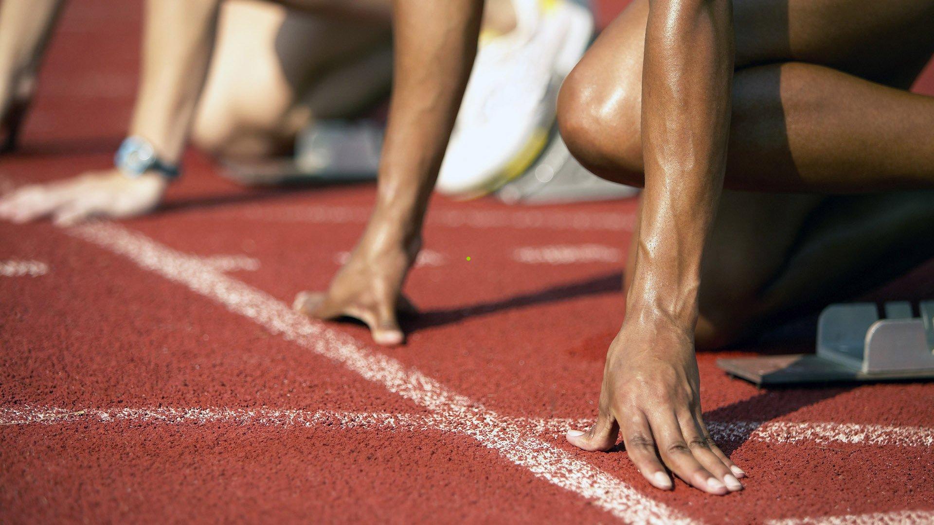 足球赛场风波骤起，潘粤明情绪失控引发全民热议